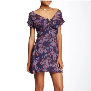 New Free People Yours Truly Short Sleeve Mini Dark Blue Floral Dress Size 6 NWOT